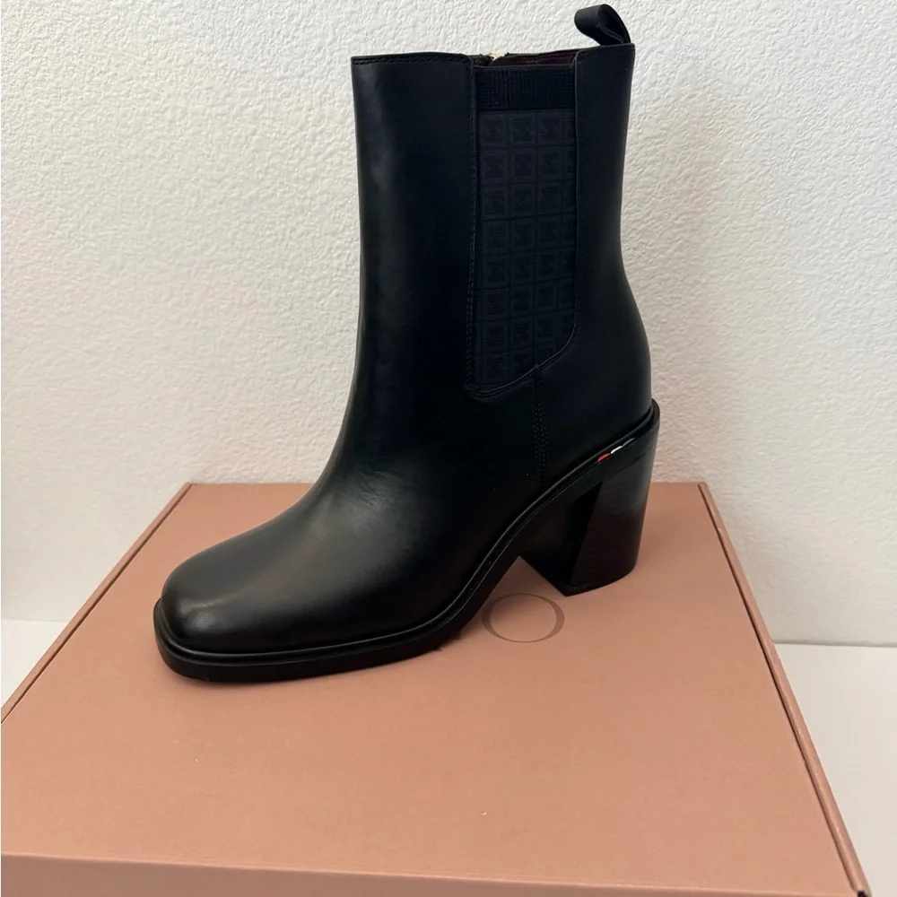 Paula Black Leather Franco Sarto Ankle Boots Square Toe Stacked Heel Size 9.5